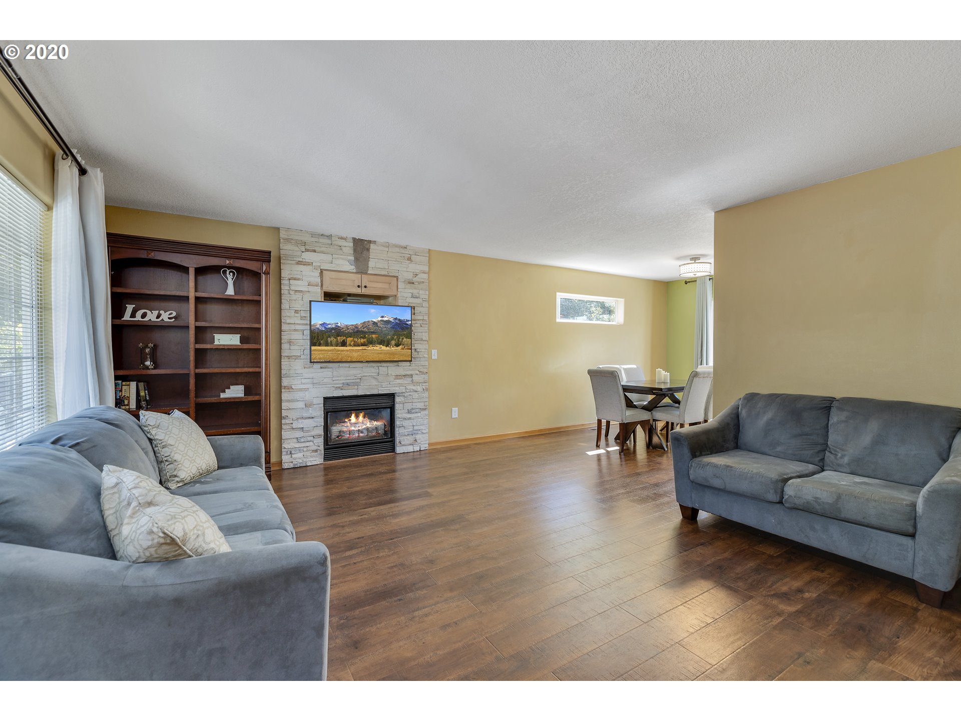 1131 Southwest Ivory Loop Gresham, OR 97080 - Photo 5 of 29