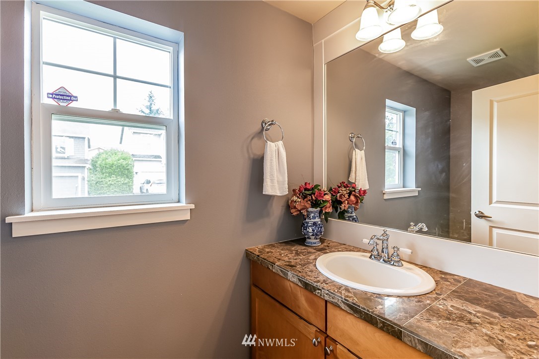 1817 Northeast 21st Street Renton, WA 98056 - Photo 13 of 25