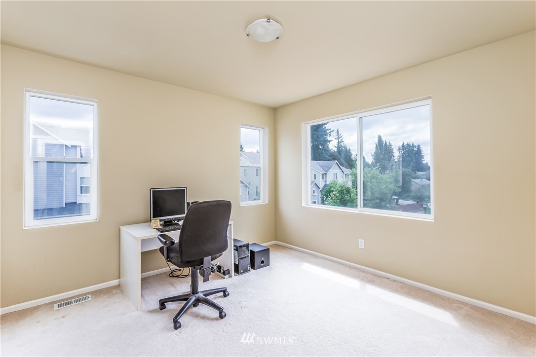 1817 Northeast 21st Street Renton, WA 98056 - Photo 19 of 25