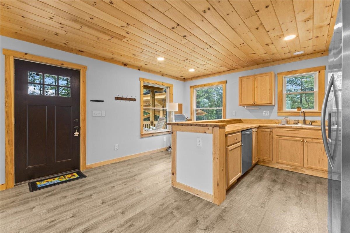 249 Old Schoolhouse Road Eden, VT 05653 - Photo 4 of 29
