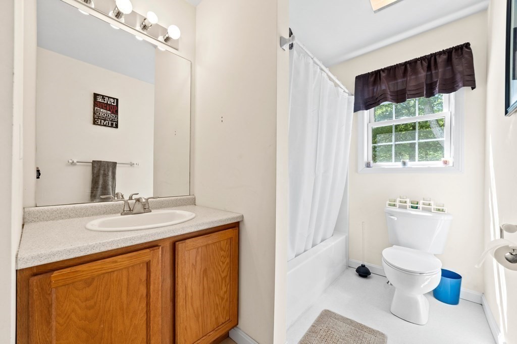 83 Autumn Road Dracut, MA 01826 - Photo 12 of 24