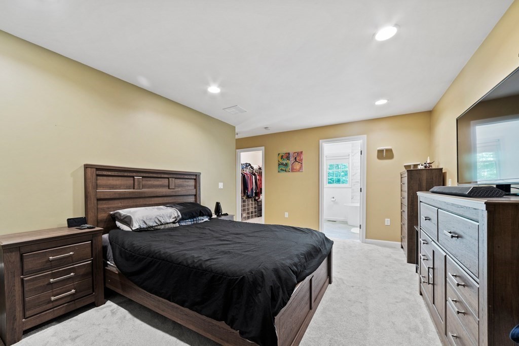 83 Autumn Road Dracut, MA 01826 - Photo 13 of 24