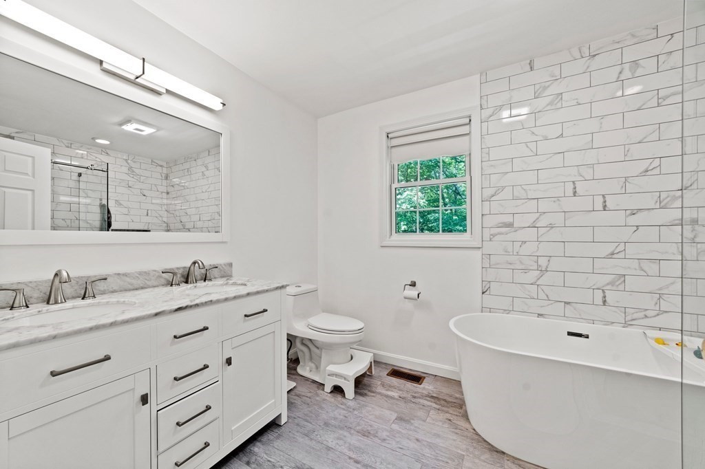 83 Autumn Road Dracut, MA 01826 - Photo 14 of 24