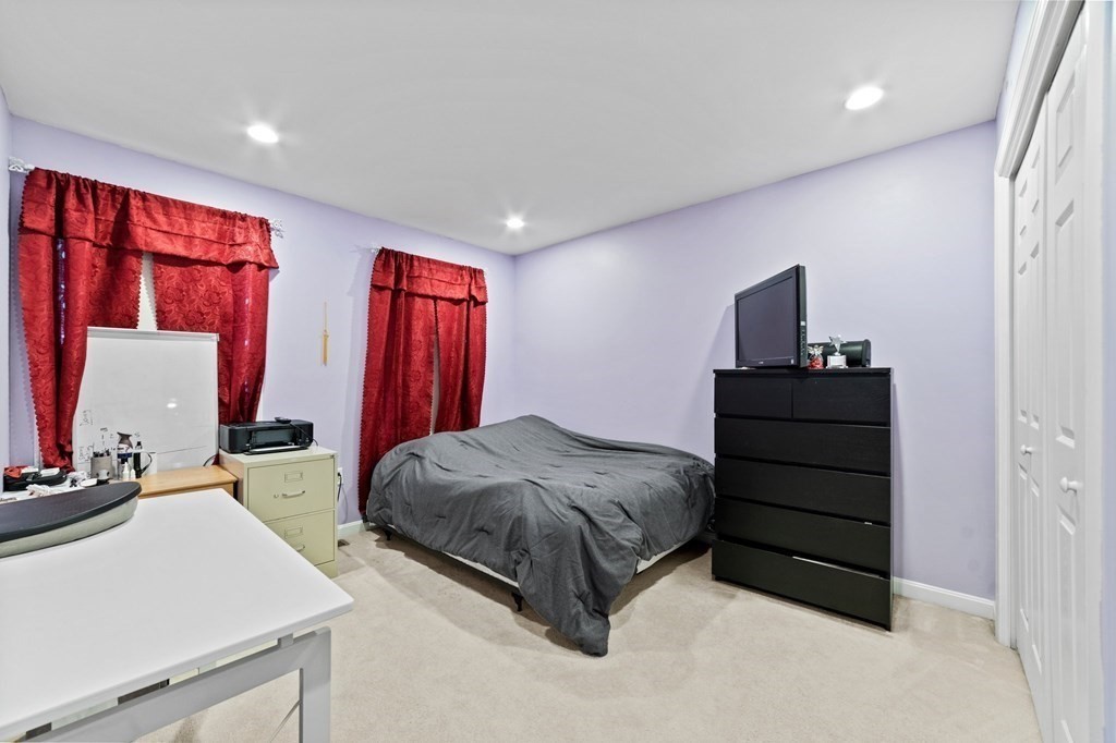 83 Autumn Road Dracut, MA 01826 - Photo 17 of 24