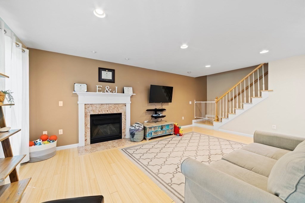 83 Autumn Road Dracut, MA 01826 - Photo 3 of 24