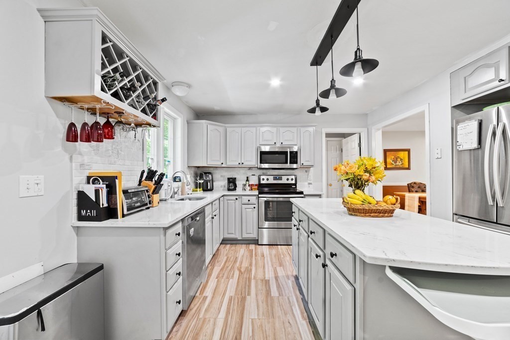 83 Autumn Road Dracut, MA 01826 - Photo 6 of 24