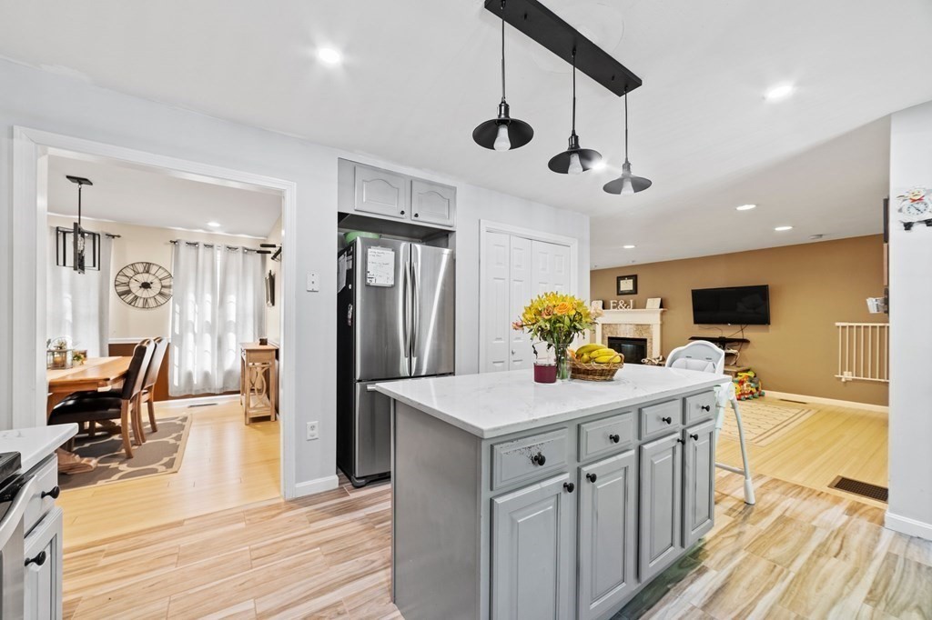 83 Autumn Road Dracut, MA 01826 - Photo 8 of 24