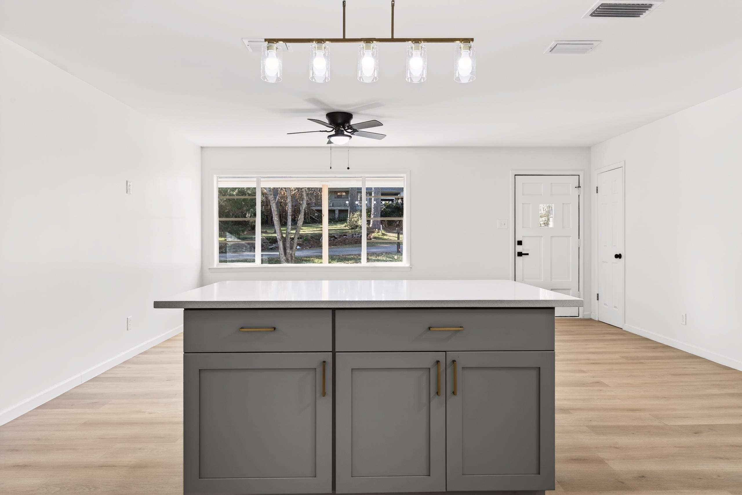 30902 Stanton Road Daphne, AL 36527 - Photo 9 of 27 Kitchen