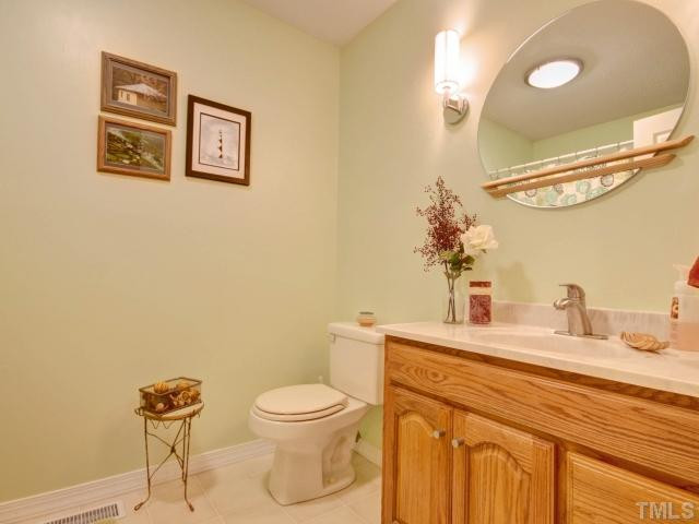 8804 Broadmore Court Raleigh, NC 27613 - Photo 19 of 23 Hall bath with shower! Great extra full bathroom for your guests! Bathroom