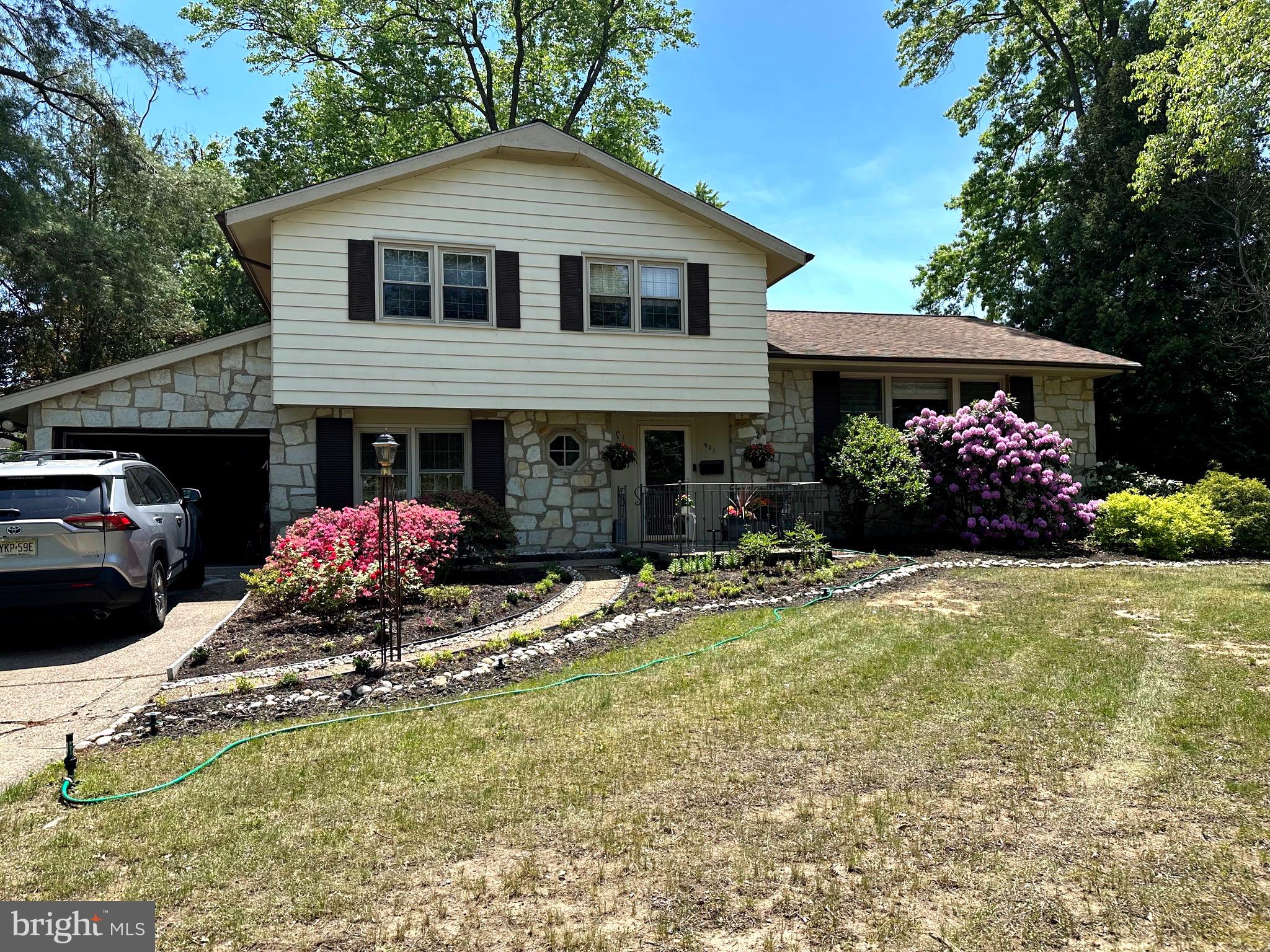 901 Kingston Drive Cherry Hill, NJ 08034 - Photo 2 of 30 a front view of house with yard