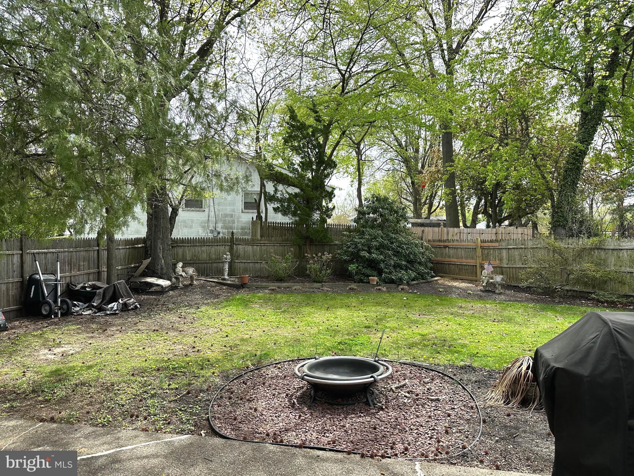 901 Kingston Drive Cherry Hill, NJ 08034 - Photo 29 of 30 a view of a backyard with plants and a patio