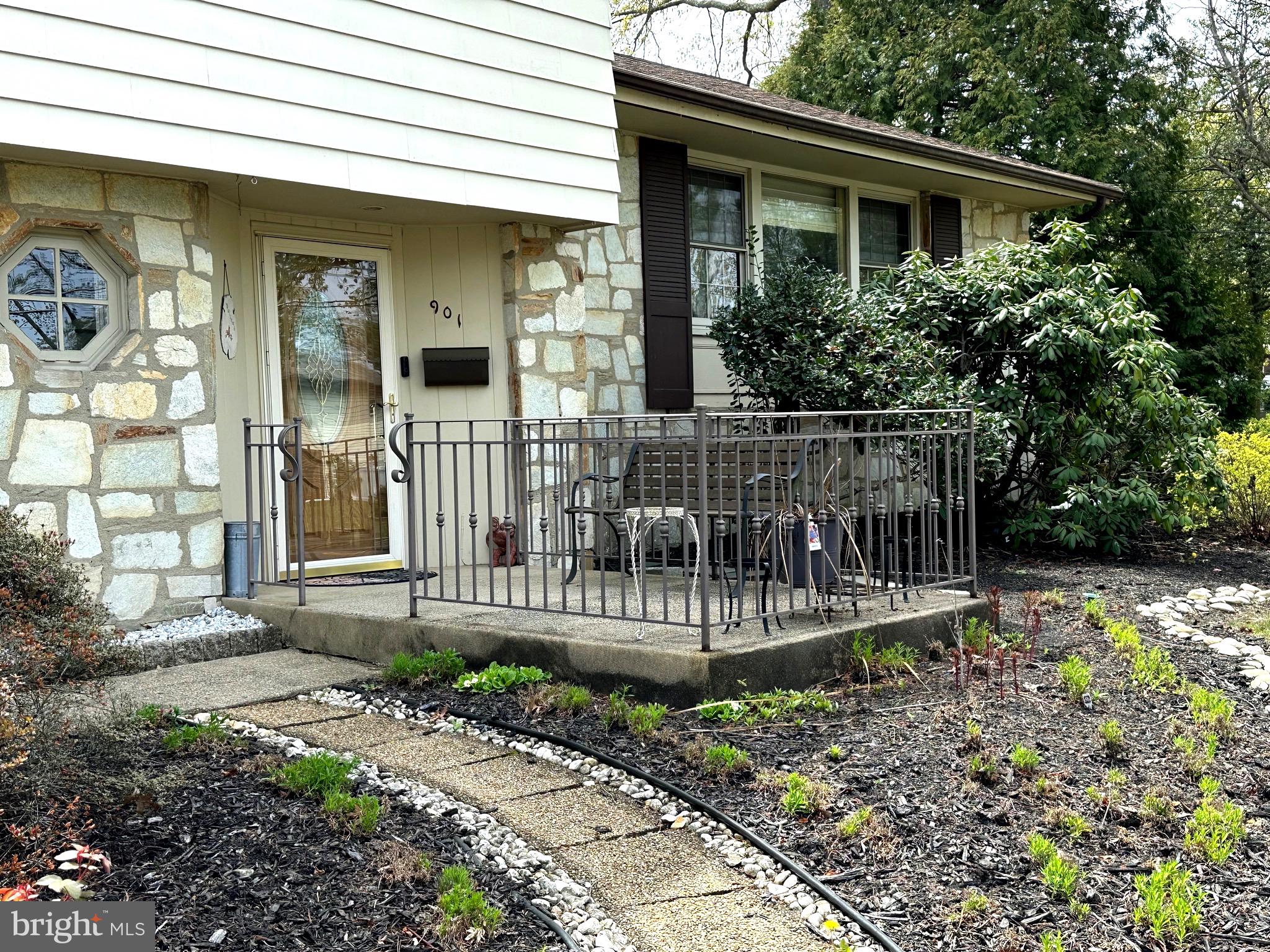 901 Kingston Drive Cherry Hill, NJ 08034 - Photo 3 of 30 a front view of a house with a porch