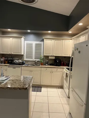 $2,450 | 3212 Anthony Circle South, Unit 3212, West Palm Beach, FL 33417