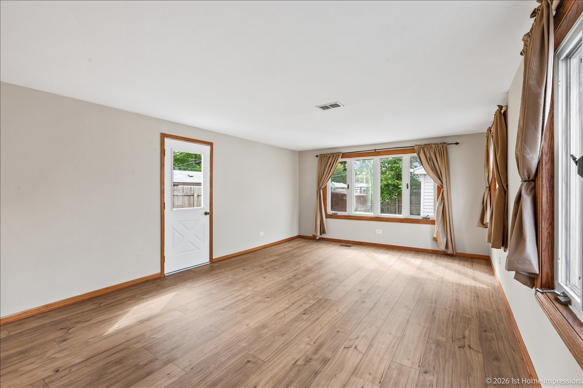 8875 South Corcoran Road Hometown, IL 60456 - Photo 8 of 23
