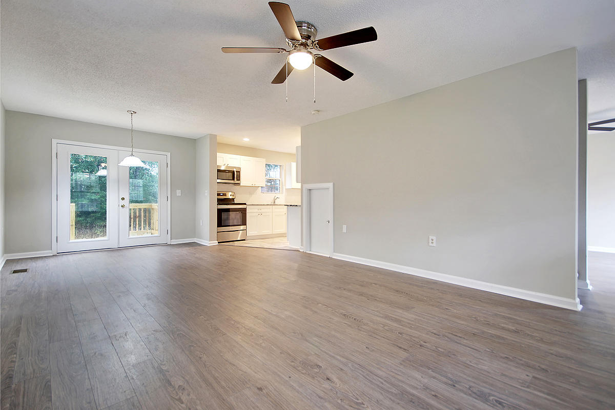 1124 Crystal Road Mount Pleasant, SC 29466 - Photo 13 of 34 CREM_1124 Crystal_018