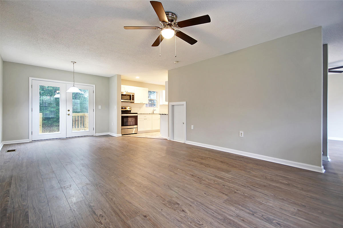 1124 Crystal Road Mount Pleasant, SC 29466 - Photo 14 of 34 CREM_1124 Crystal_017