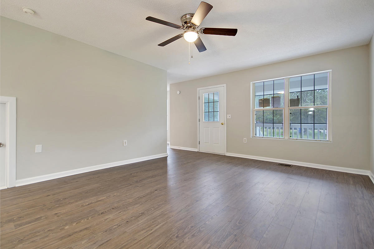 1124 Crystal Road Mount Pleasant, SC 29466 - Photo 9 of 34 CREM_1124 Crystal_020