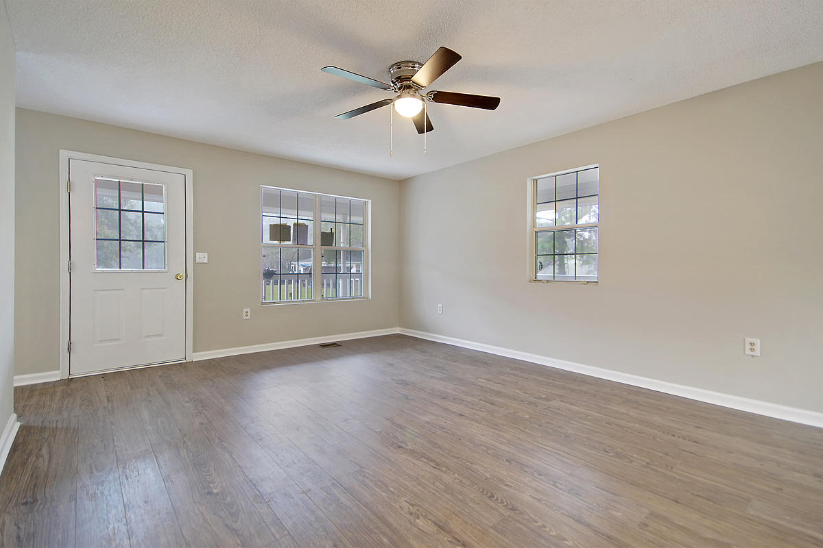 1124 Crystal Road Mount Pleasant, SC 29466 - Photo 10 of 34 CREM_1124 Crystal_016