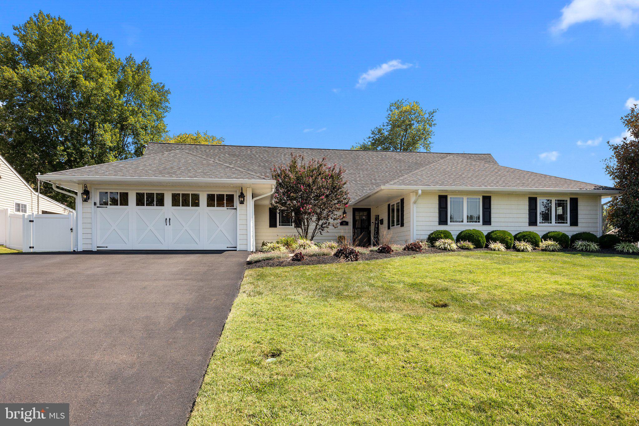 18 Fountain Road Levittown, PA 19056 - Photo 2 of 57