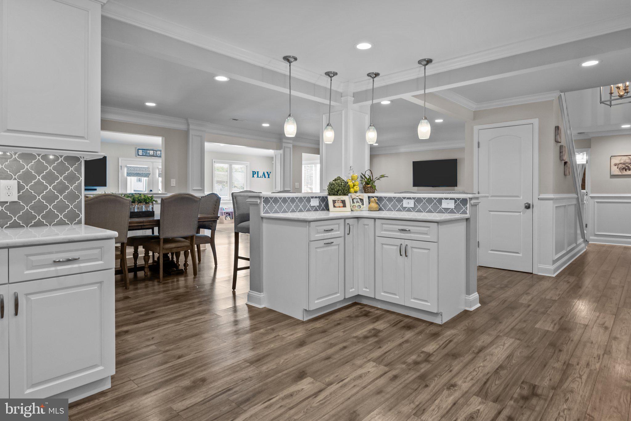 18 Fountain Road Levittown, PA 19056 - Photo 4 of 57