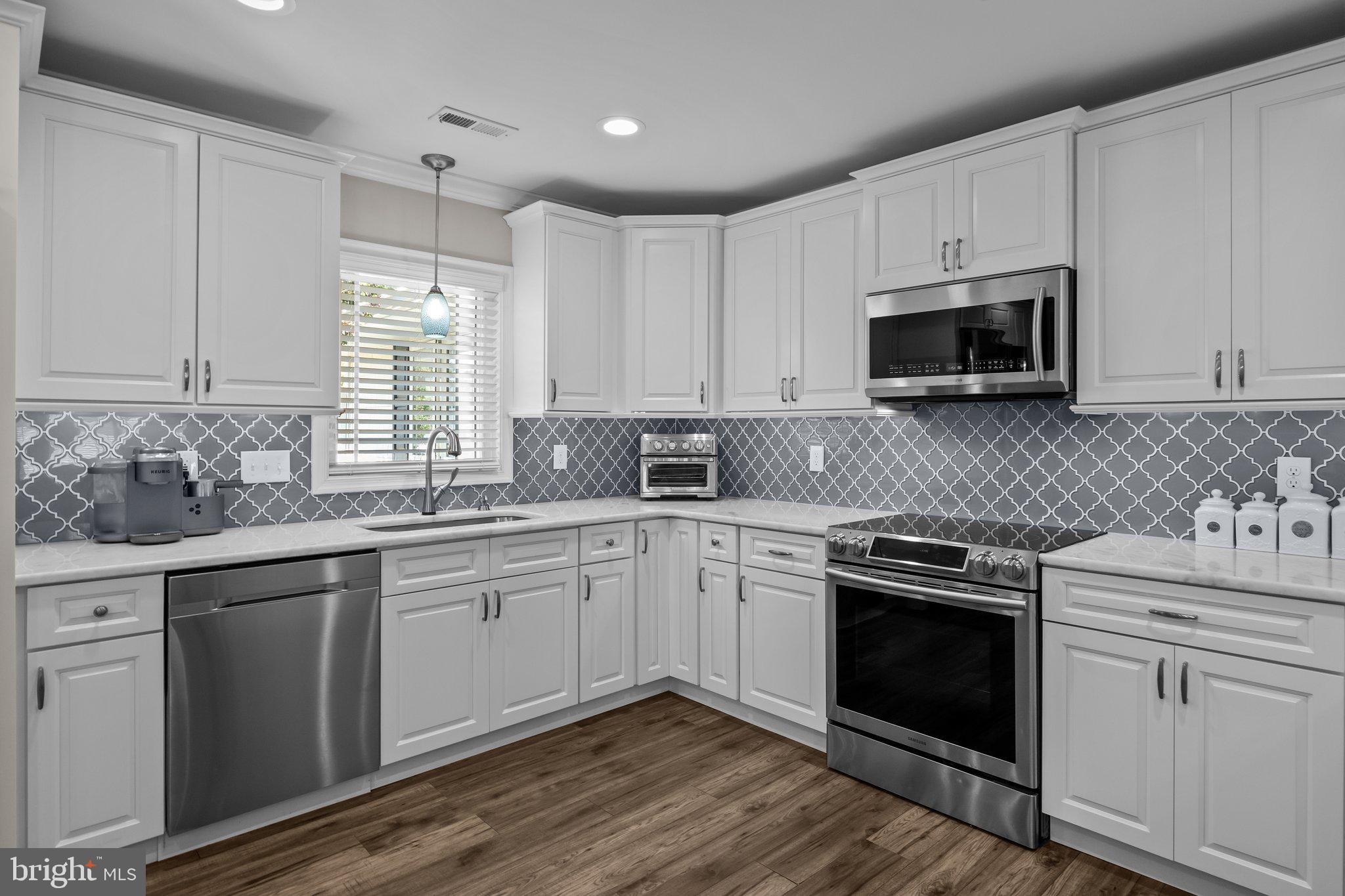 18 Fountain Road Levittown, PA 19056 - Photo 5 of 57