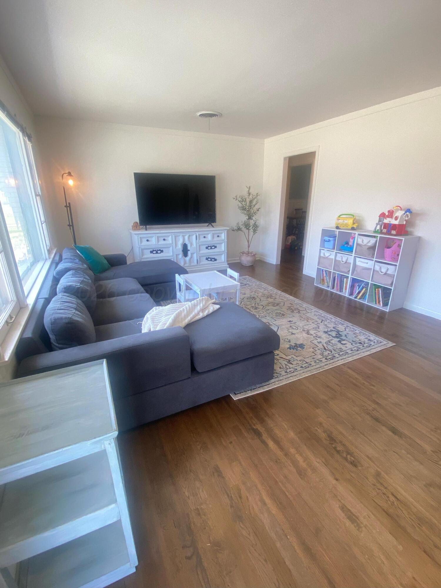 102 Tech Street Borger, TX 79007 - Photo 2 of 29 IMG_5619