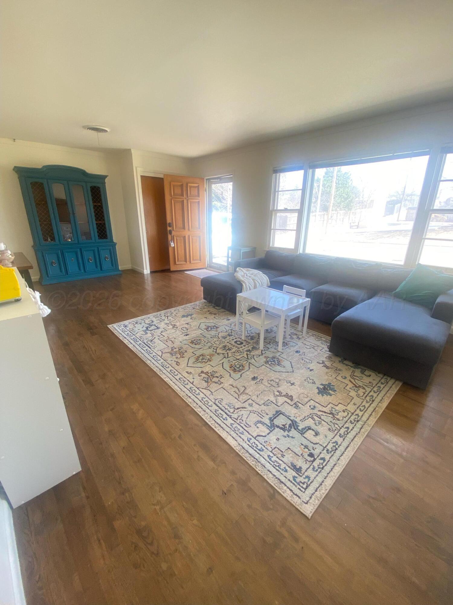 102 Tech Street Borger, TX 79007 - Photo 3 of 29 IMG_5616