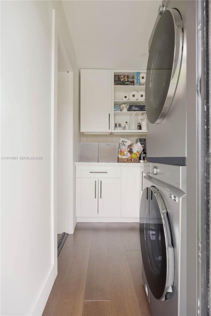 9670 Southwest 96th Court Miami, FL 33176 - Photo 30 of 45 a utility room with dryer and washer