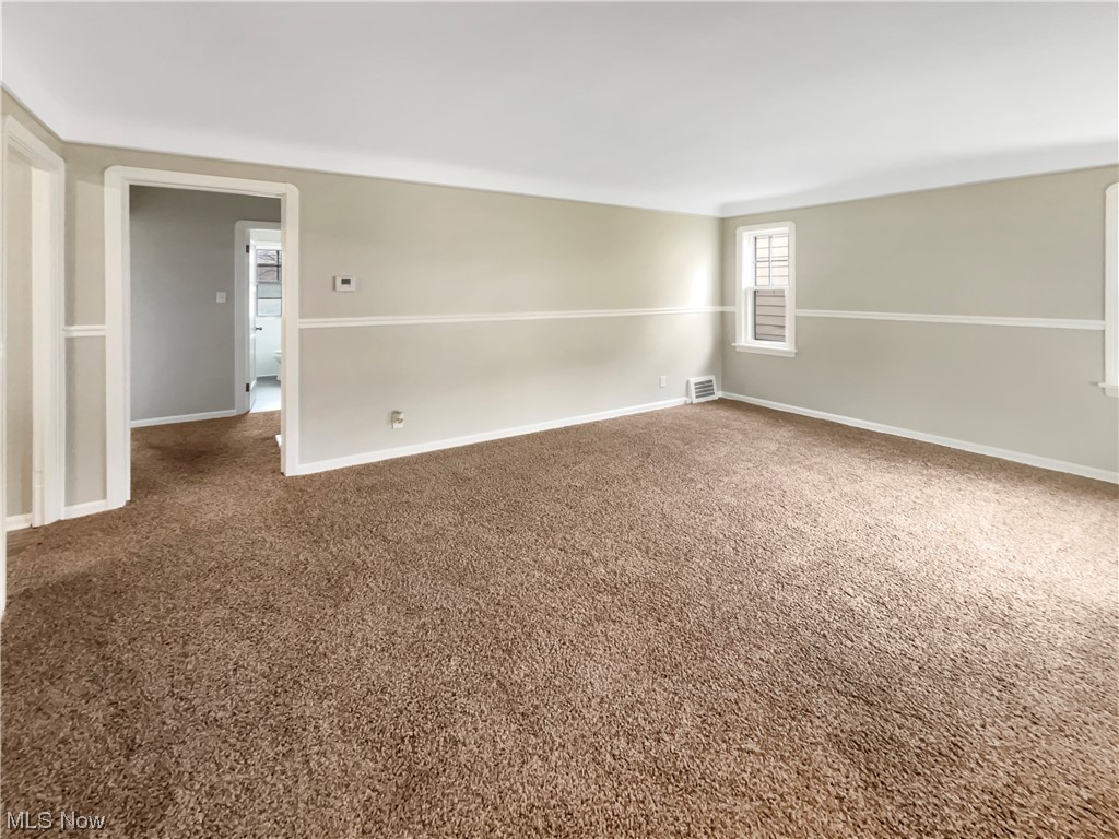 6402 Snow Road Parma, OH 44129 - Photo 11 of 35
