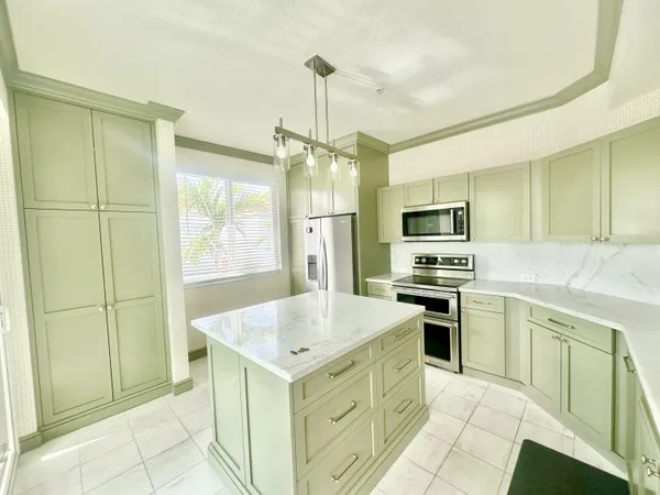 $2,850 | 11023 Legacy Lane, Palm Beach Gardens, FL 33410