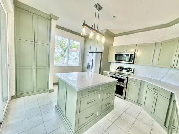 $2,850 | 11023 Legacy Lane, Palm Beach Gardens, FL 33410