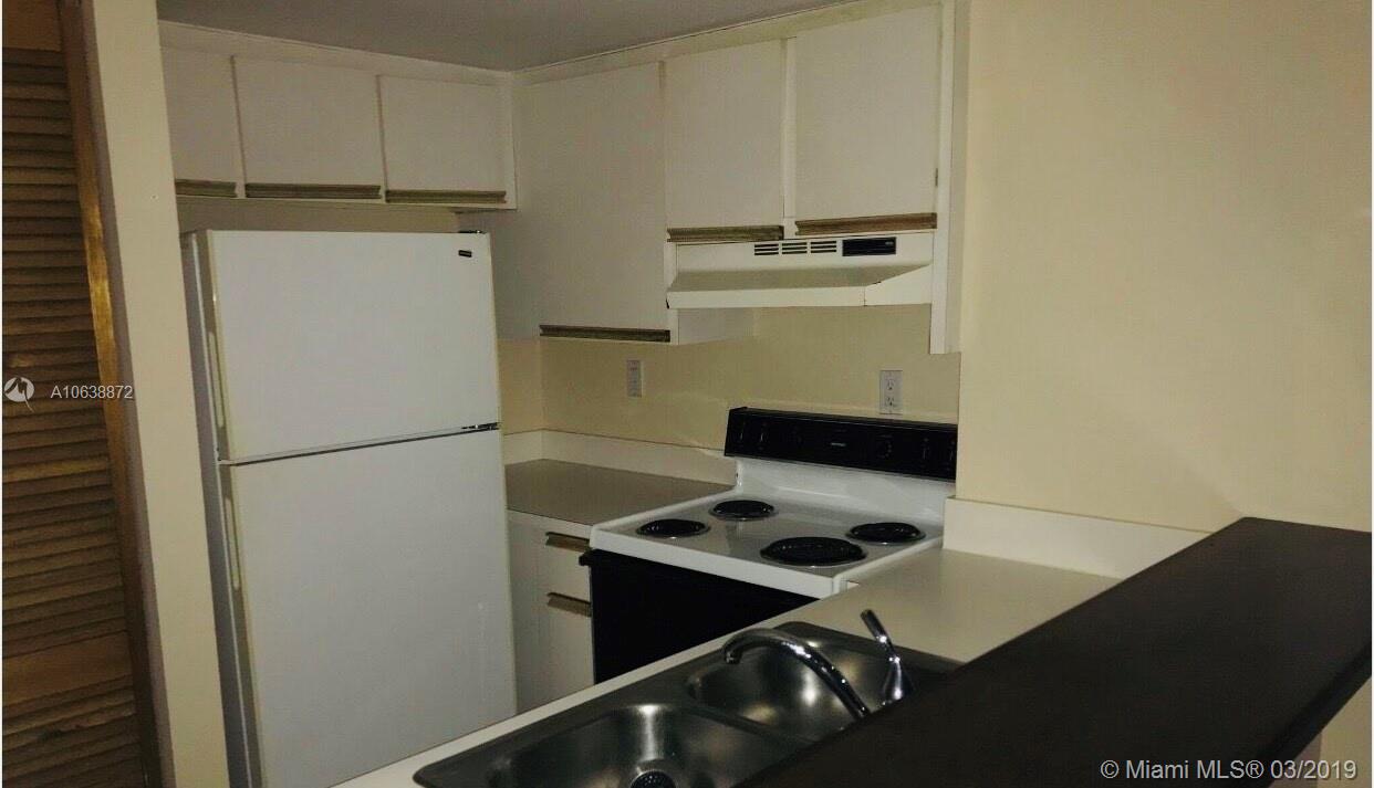 540 Brickell Key Drive, Unit 214 Miami, FL 33131 - Photo 5 of 6