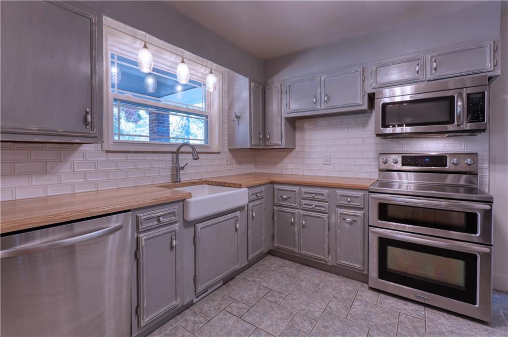 112 Rama Road Beaver Falls, PA 15010 - Photo 5 of 21 Gallery Image 5