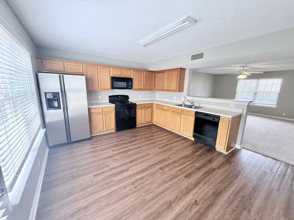 $1,500 | 7005 Alon Babayan Arch, La Vergne, TN 37086