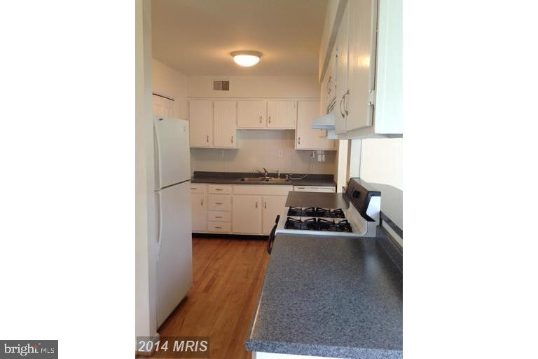1748 Anderson Road Falls Church, VA 22043 - Photo 11 of 21 Gallery Image 11