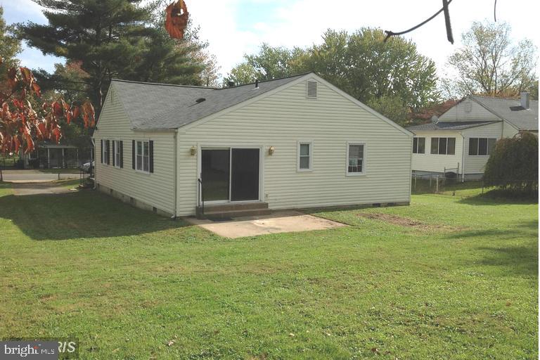 1748 Anderson Road Falls Church, VA 22043 - Photo 3 of 21 Gallery Image 3