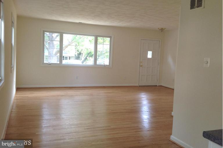 1748 Anderson Road Falls Church, VA 22043 - Photo 7 of 21 Gallery Image 7