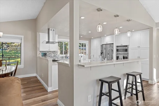 $1,195,000 | 3718 Northeast 189th Place, Lake Forest Park, WA 98155