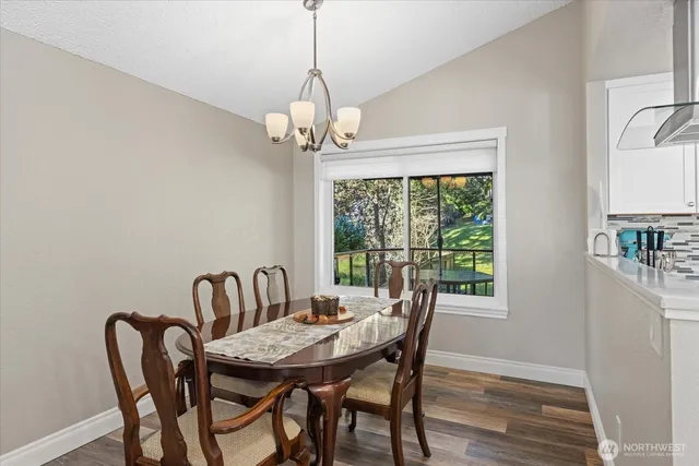 $1,195,000 | 3718 Northeast 189th Place, Lake Forest Park, WA 98155