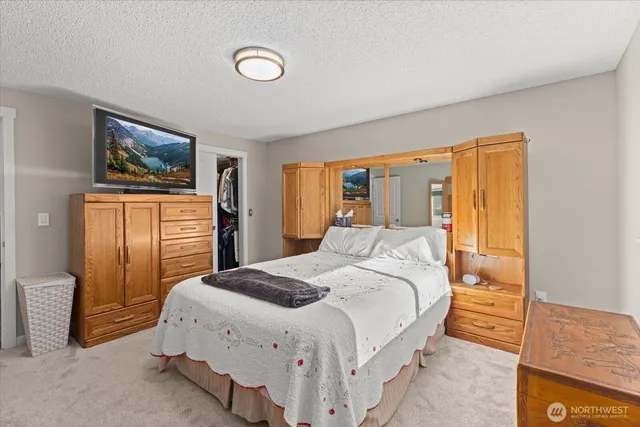 $1,195,000 | 3718 Northeast 189th Place, Lake Forest Park, WA 98155