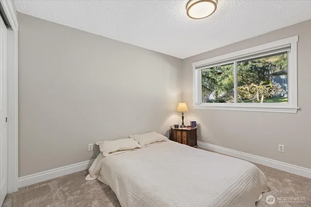 $1,195,000 | 3718 Northeast 189th Place, Lake Forest Park, WA 98155