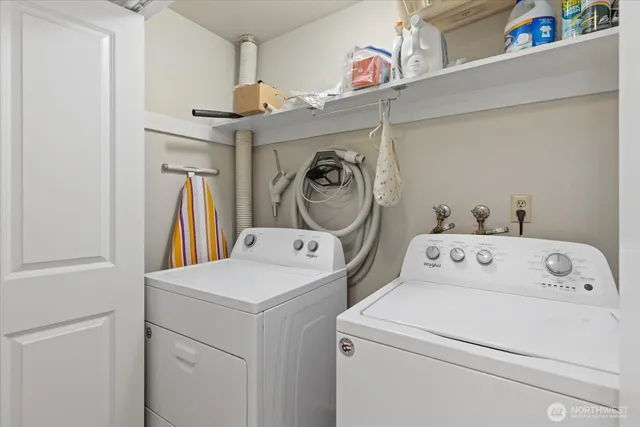 $1,195,000 | 3718 Northeast 189th Place, Lake Forest Park, WA 98155