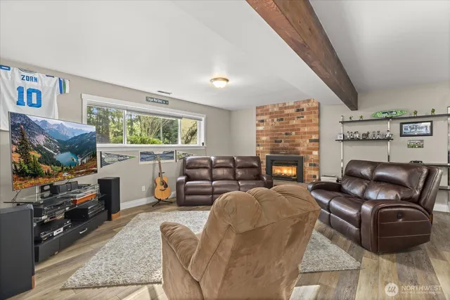 $1,195,000 | 3718 Northeast 189th Place, Lake Forest Park, WA 98155