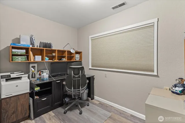 $1,195,000 | 3718 Northeast 189th Place, Lake Forest Park, WA 98155