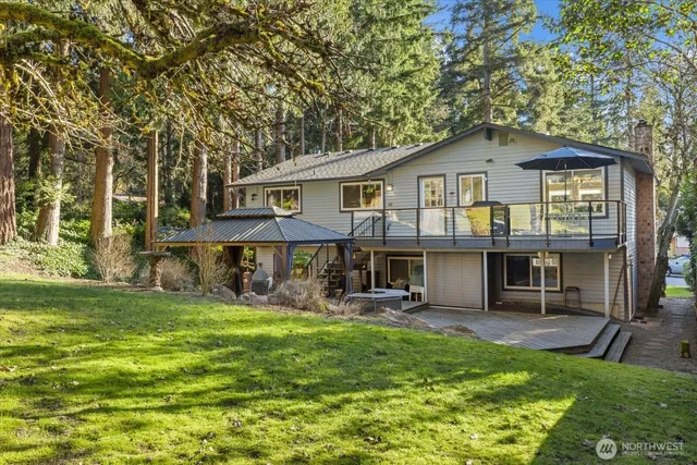 $1,195,000 | 3718 Northeast 189th Place, Lake Forest Park, WA 98155
