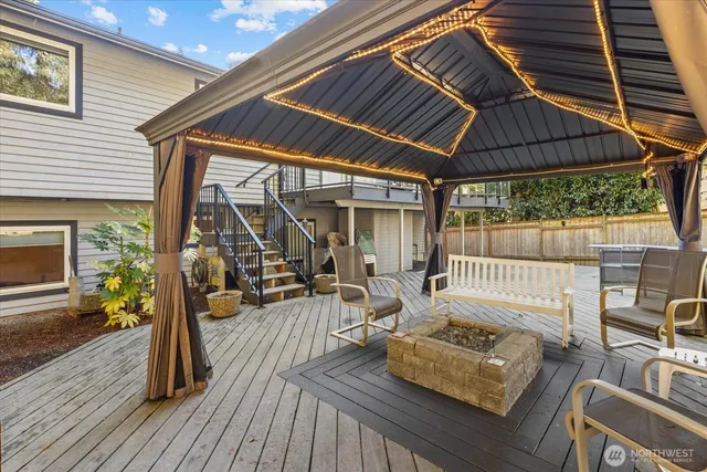 $1,195,000 | 3718 Northeast 189th Place, Lake Forest Park, WA 98155