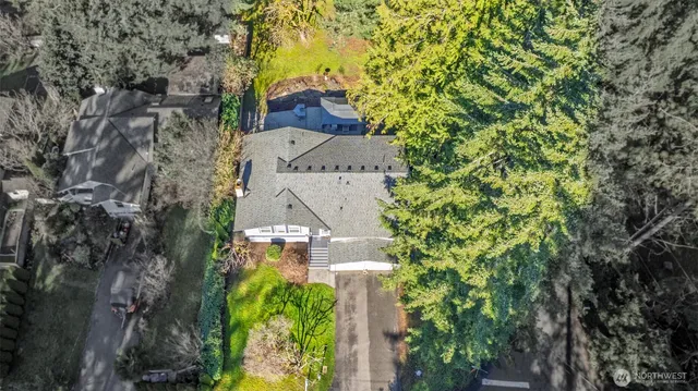 $1,195,000 | 3718 Northeast 189th Place, Lake Forest Park, WA 98155
