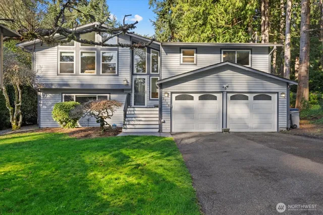 $1,195,000 | 3718 Northeast 189th Place, Lake Forest Park, WA 98155