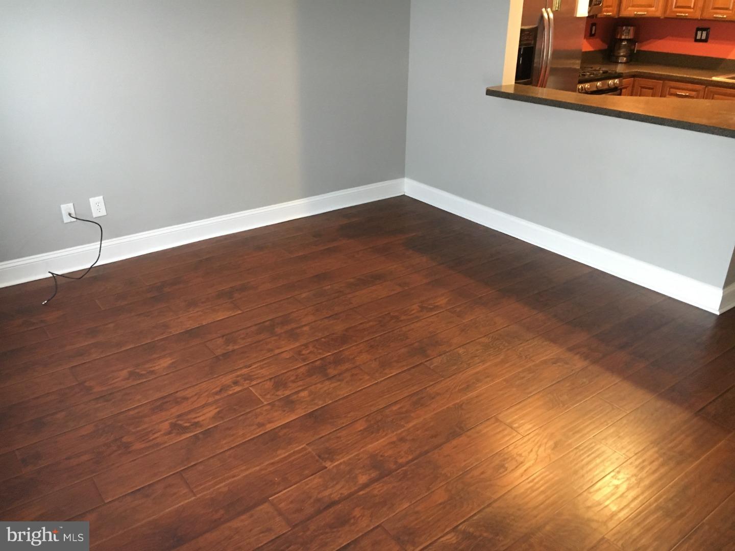 10826 Rayland Road Philadelphia, PA 19154 - Photo 4 of 19 Living Room