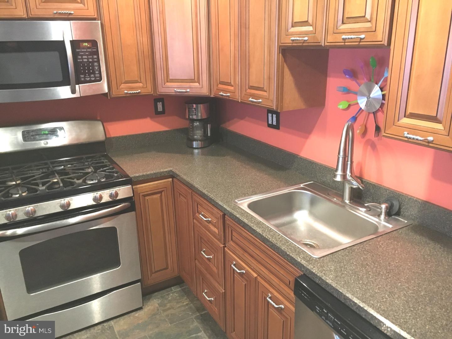 10826 Rayland Road Philadelphia, PA 19154 - Photo 6 of 19 Kitchen